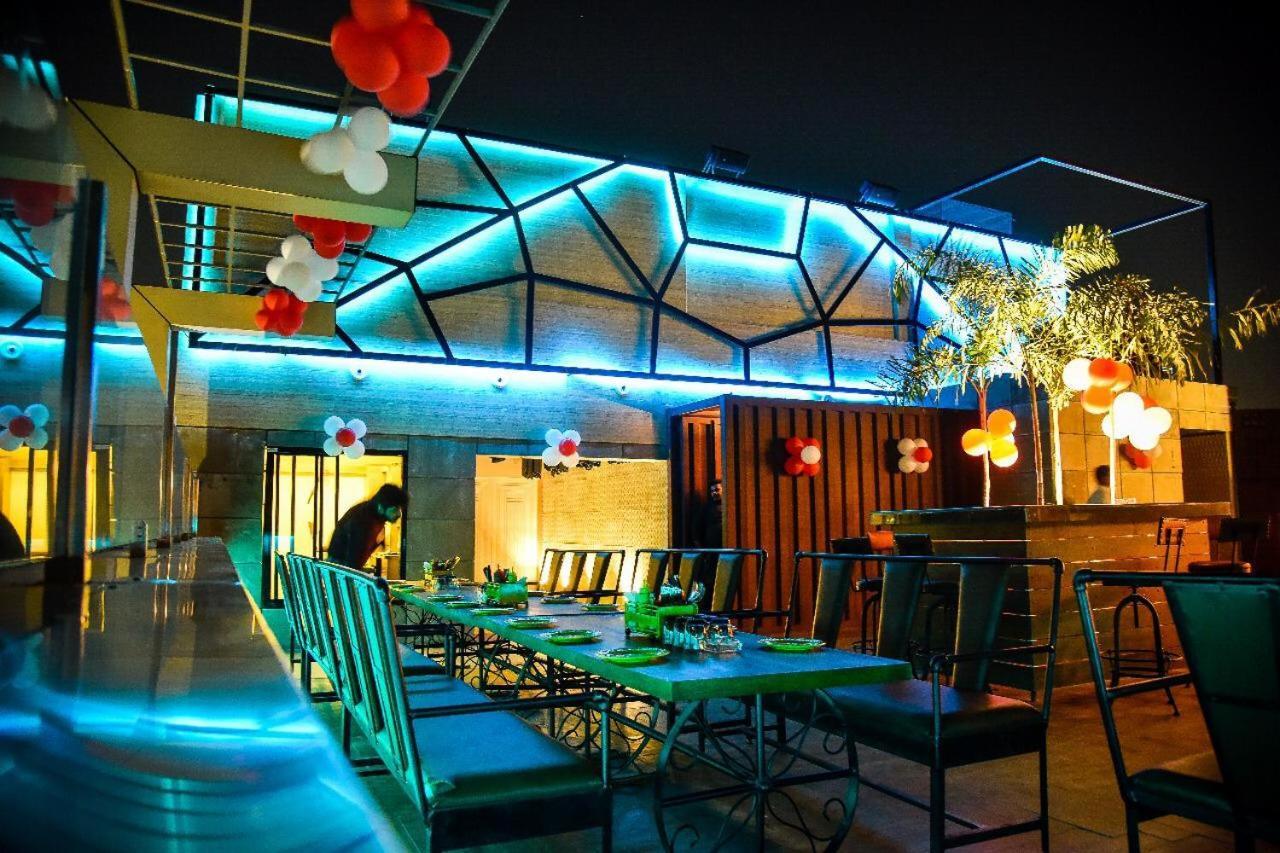 Dng The Grand Hotel Kanpur Esterno foto