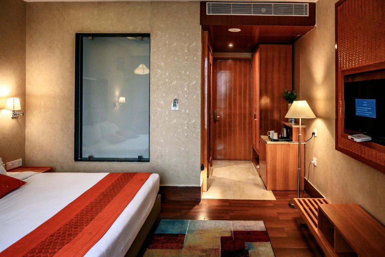 Dng The Grand Hotel Kanpur Esterno foto